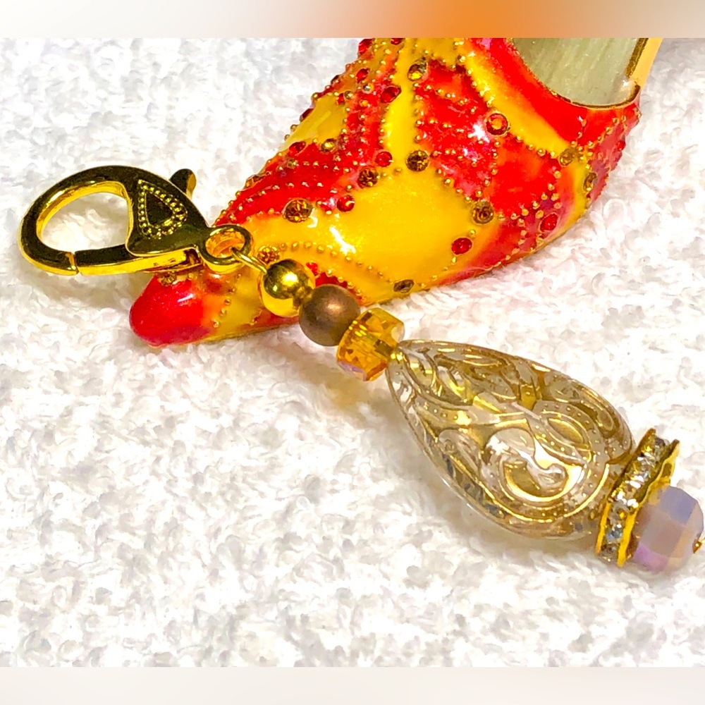 Cute zipper pull or purse bling-minimalist art deco look